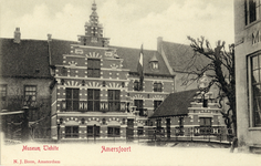 12707 Gezicht op de voorgevel van het Museum Flehite (Westsingel 48) te Amersfoort.